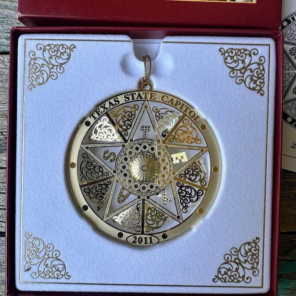 2011 Texas‎ State Capitol Ornament 3 Inch Gold Ornate with Original Box Pamphlet